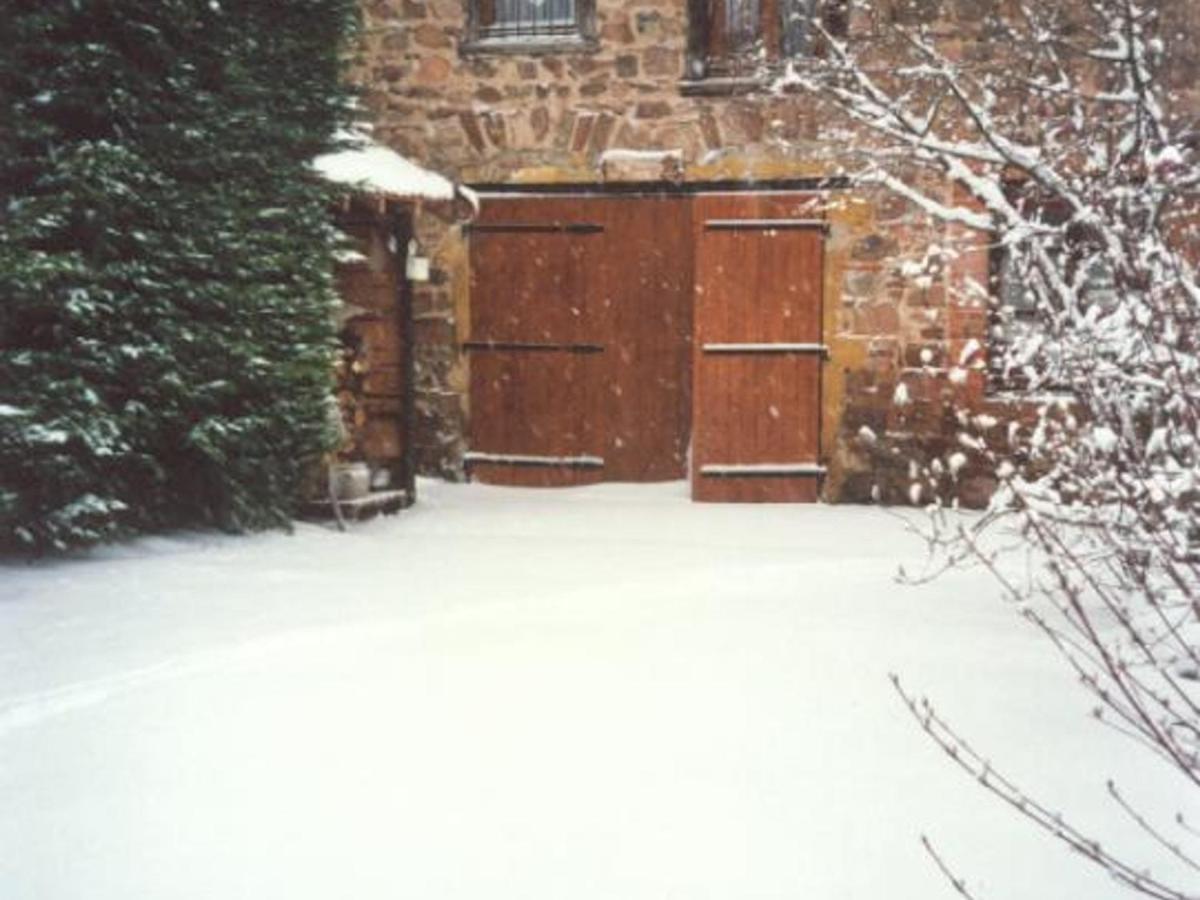 Gite Charmant Avec Jardin Privatif, Proche Sites Historiques Et Activites De Plein Air - Fr-1-496-183 Cuinzier Exterior foto