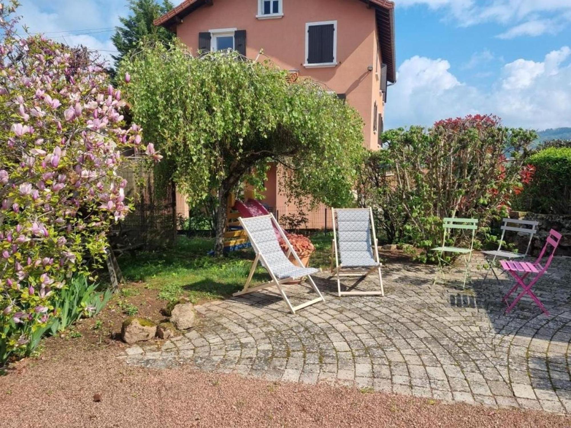 Gite Charmant Avec Jardin Privatif, Proche Sites Historiques Et Activites De Plein Air - Fr-1-496-183 Cuinzier Exterior foto