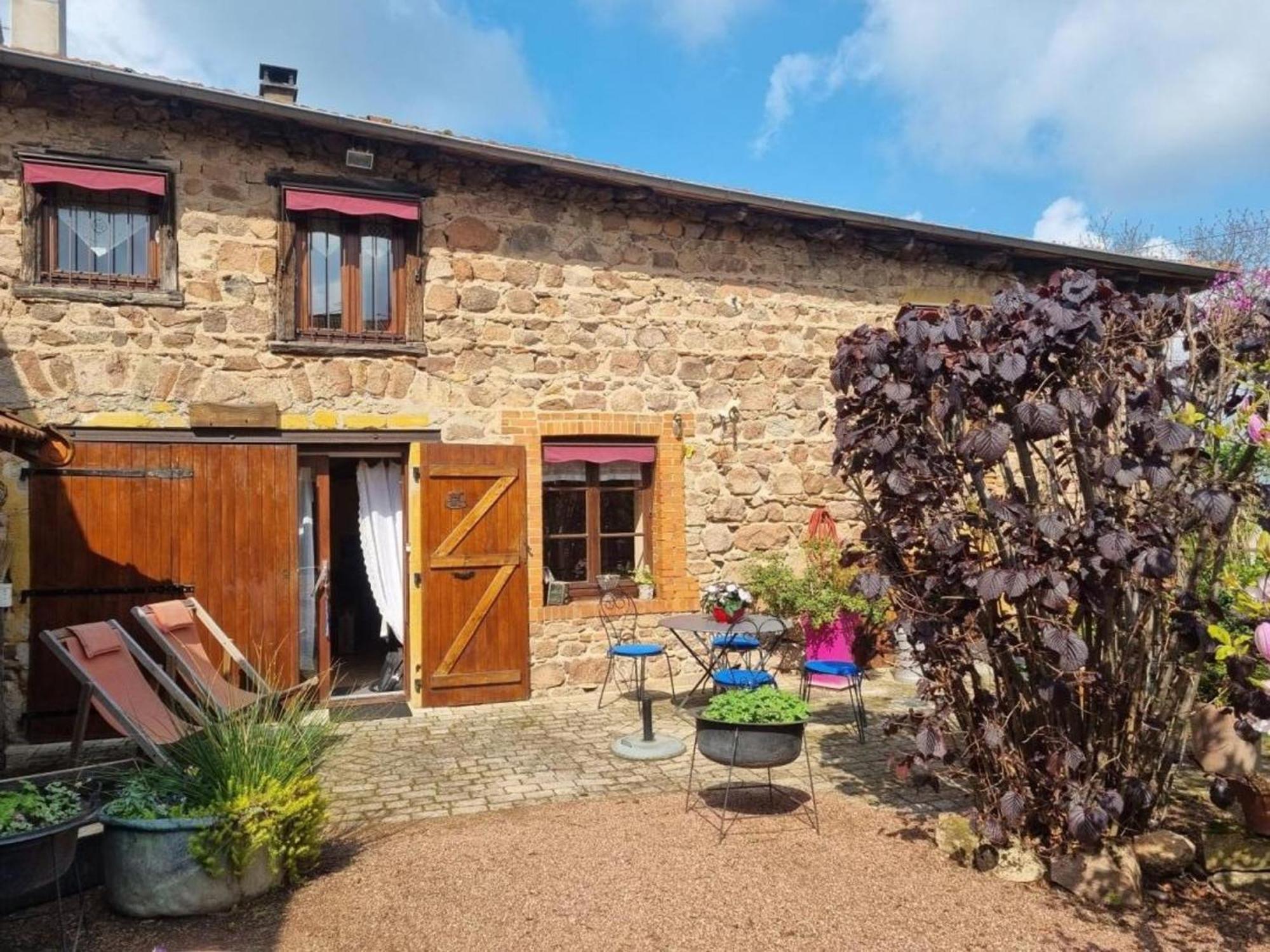 Gite Charmant Avec Jardin Privatif, Proche Sites Historiques Et Activites De Plein Air - Fr-1-496-183 Cuinzier Exterior foto